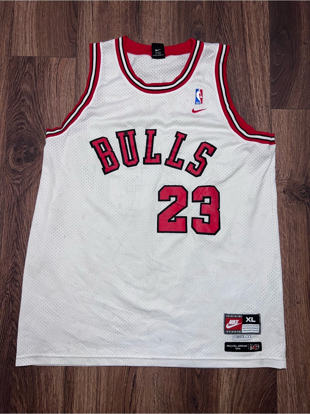 Nike White and Red Chicago Bulls #23 Basketball Jersey